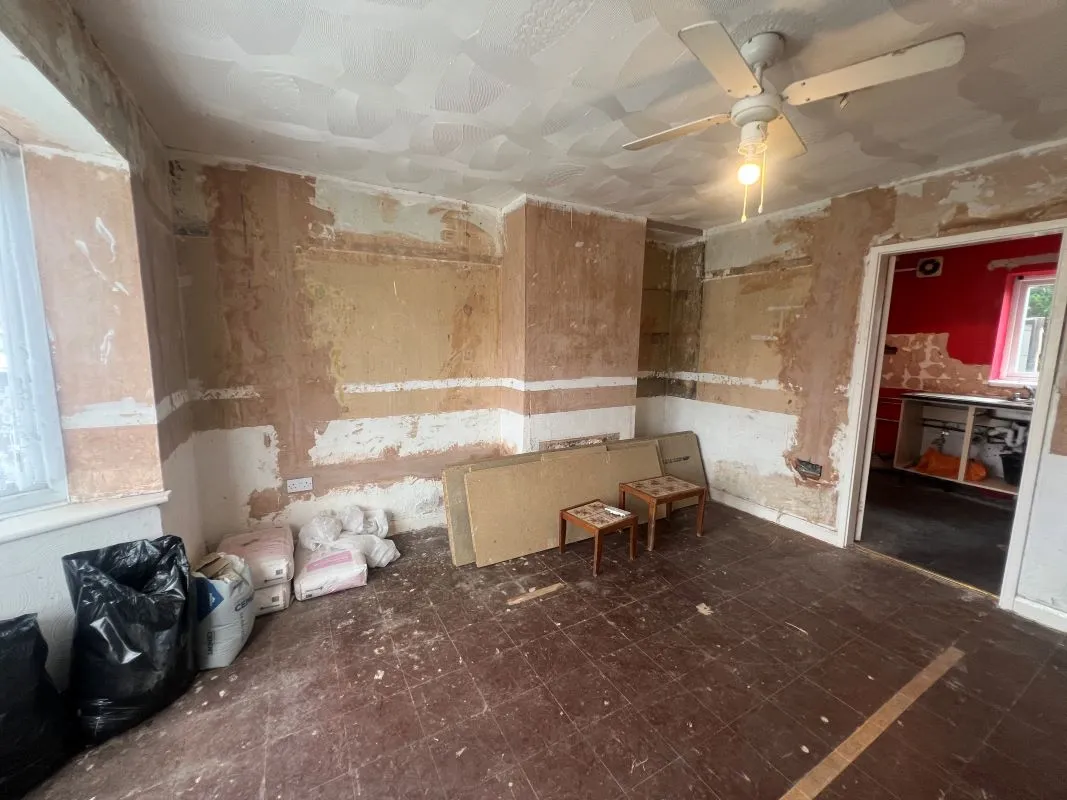 2 bedroom semi detached house in Wolverhampton