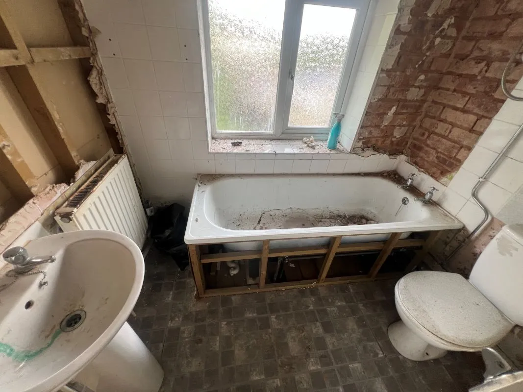 2 bedroom semi detached house in Wolverhampton