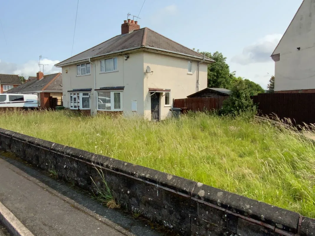 2 bedroom semi detached house in Wolverhampton