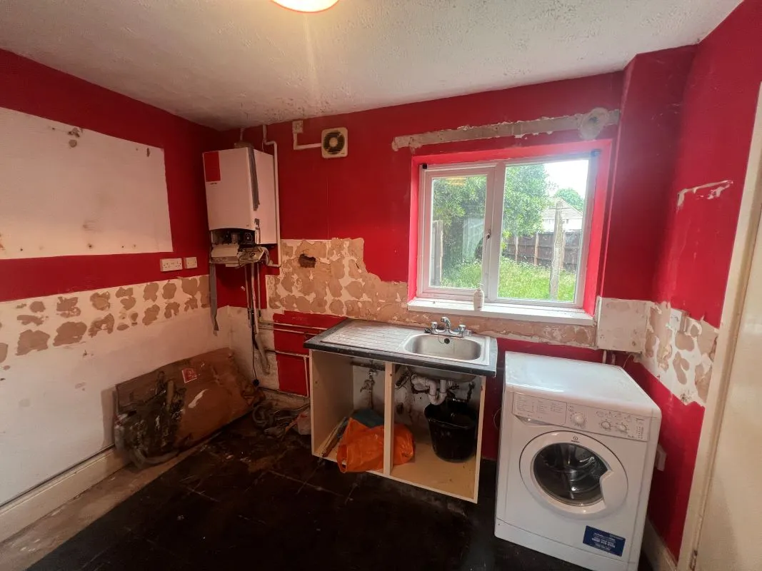2 bedroom semi detached house in Wolverhampton