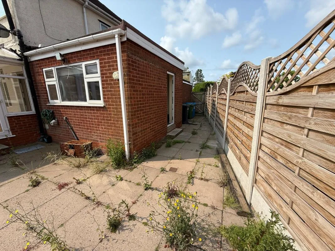 2 bedroom semi detached house in Great Wyrley