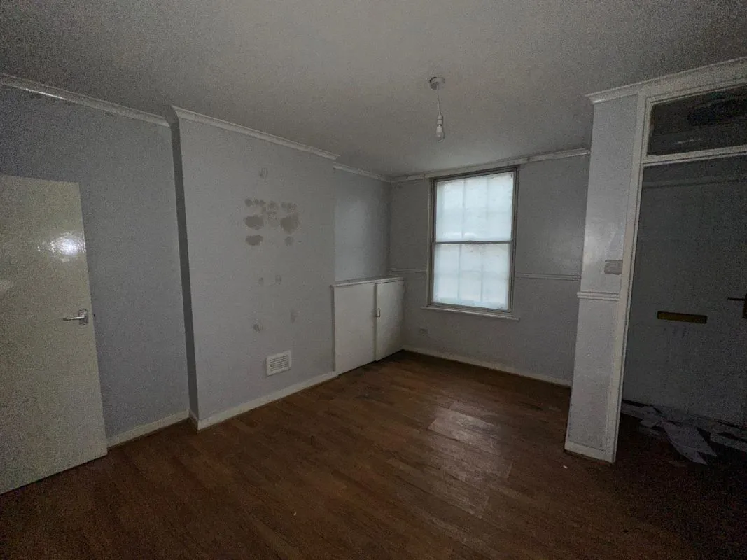 4 bedroom three storey mid terraced property in Walsall 