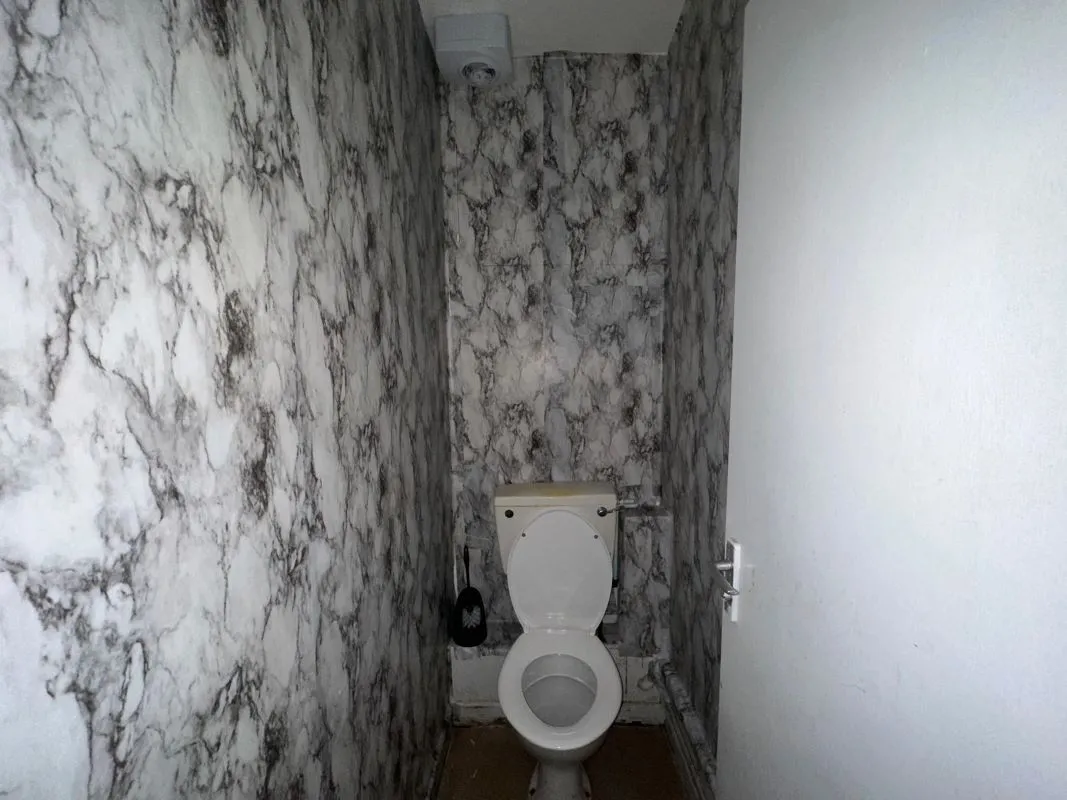 4 bedroom three storey mid terraced property in Walsall 
