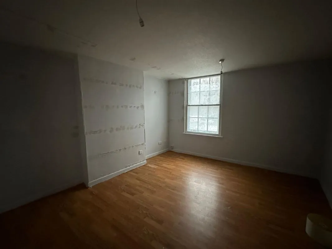 4 bedroom three storey mid terraced property in Walsall 