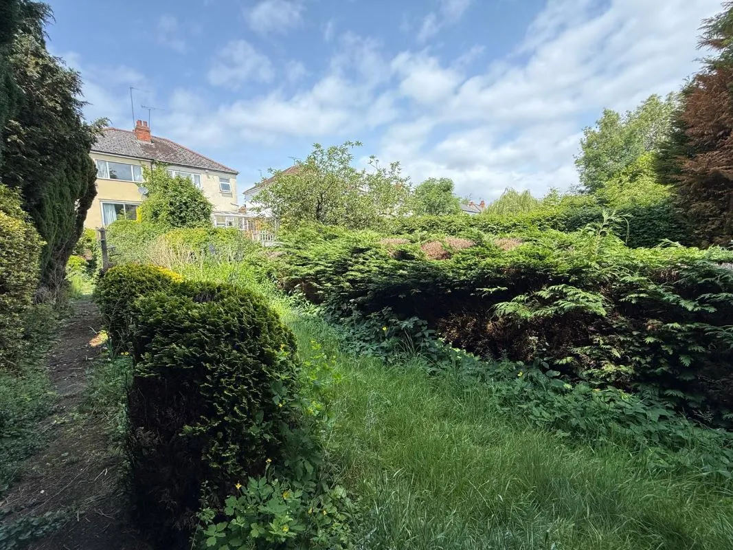 3 bedroom semi detached house in Wolverhampton