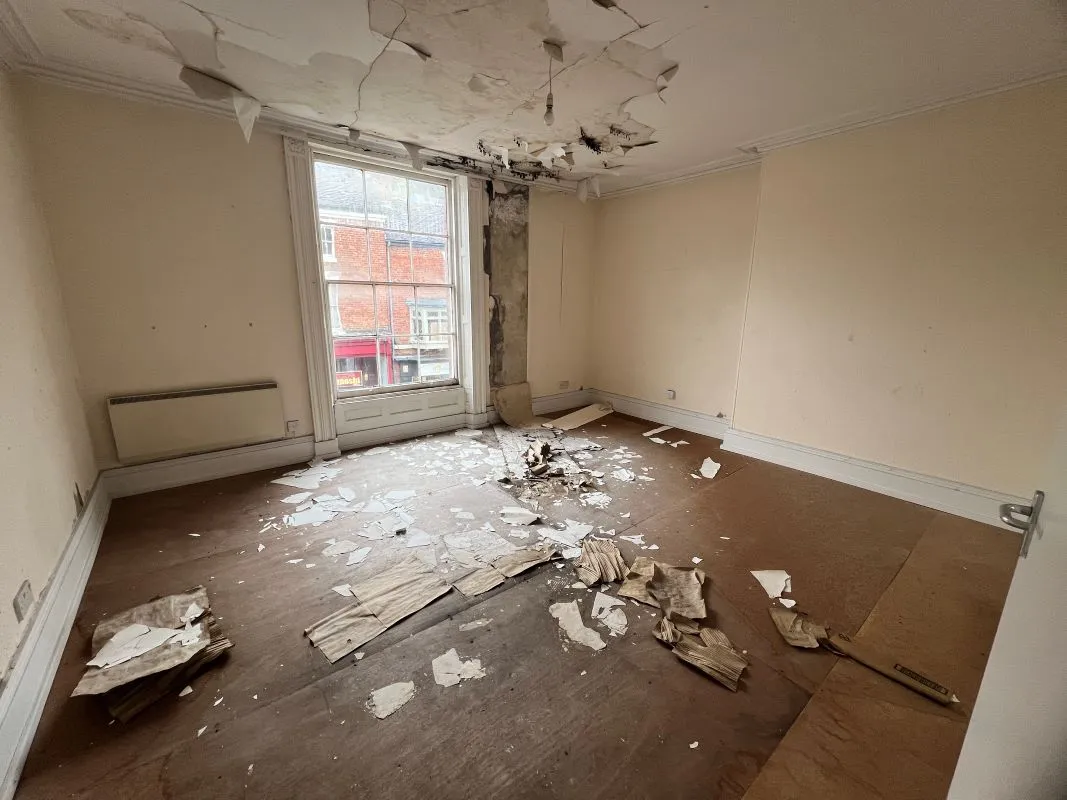 3 bedroom first floor flat in Cheadle, Stoke on Trent