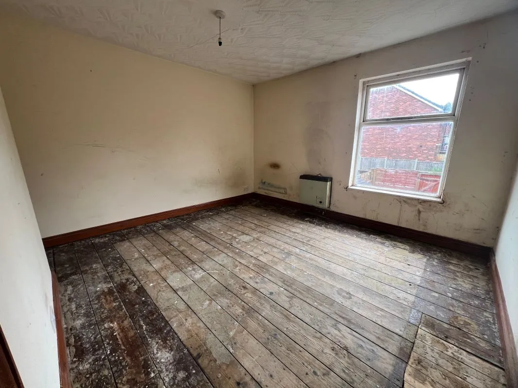 2 bedroom mid terraced property in Stoke on Trent