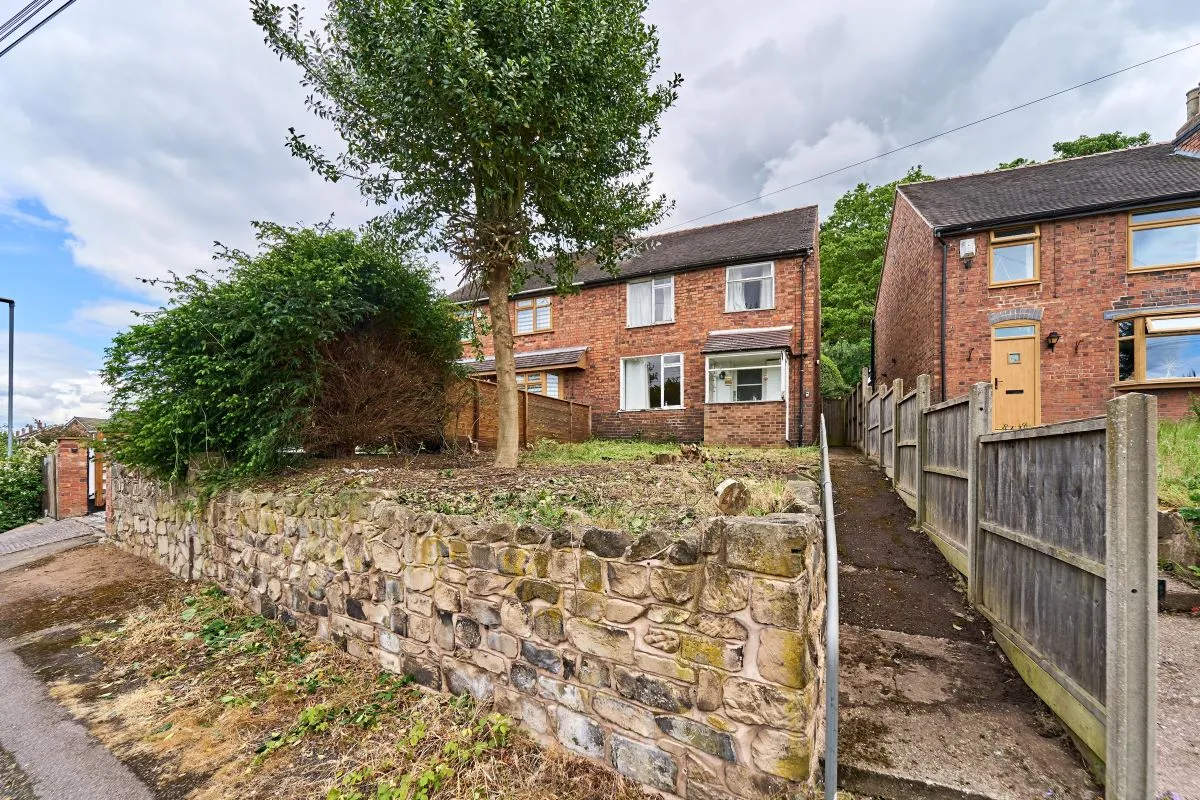 3 bedroom semi detached house in Tamworth