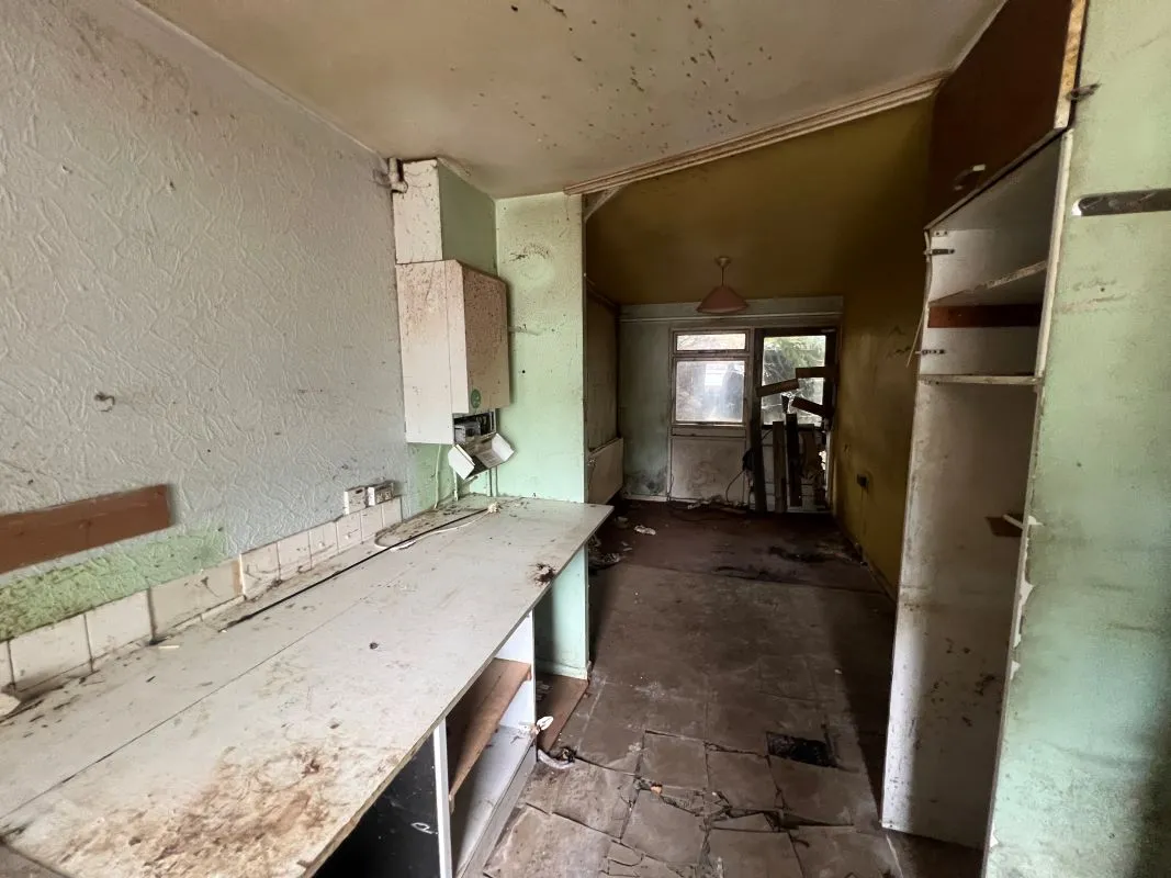 3 bedroom end terraced house in Telford