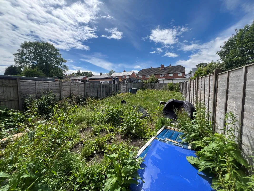 3 bedroom end terraced property in Walsall
