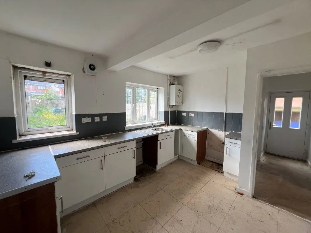 3 bedroom end terraced property in Walsall