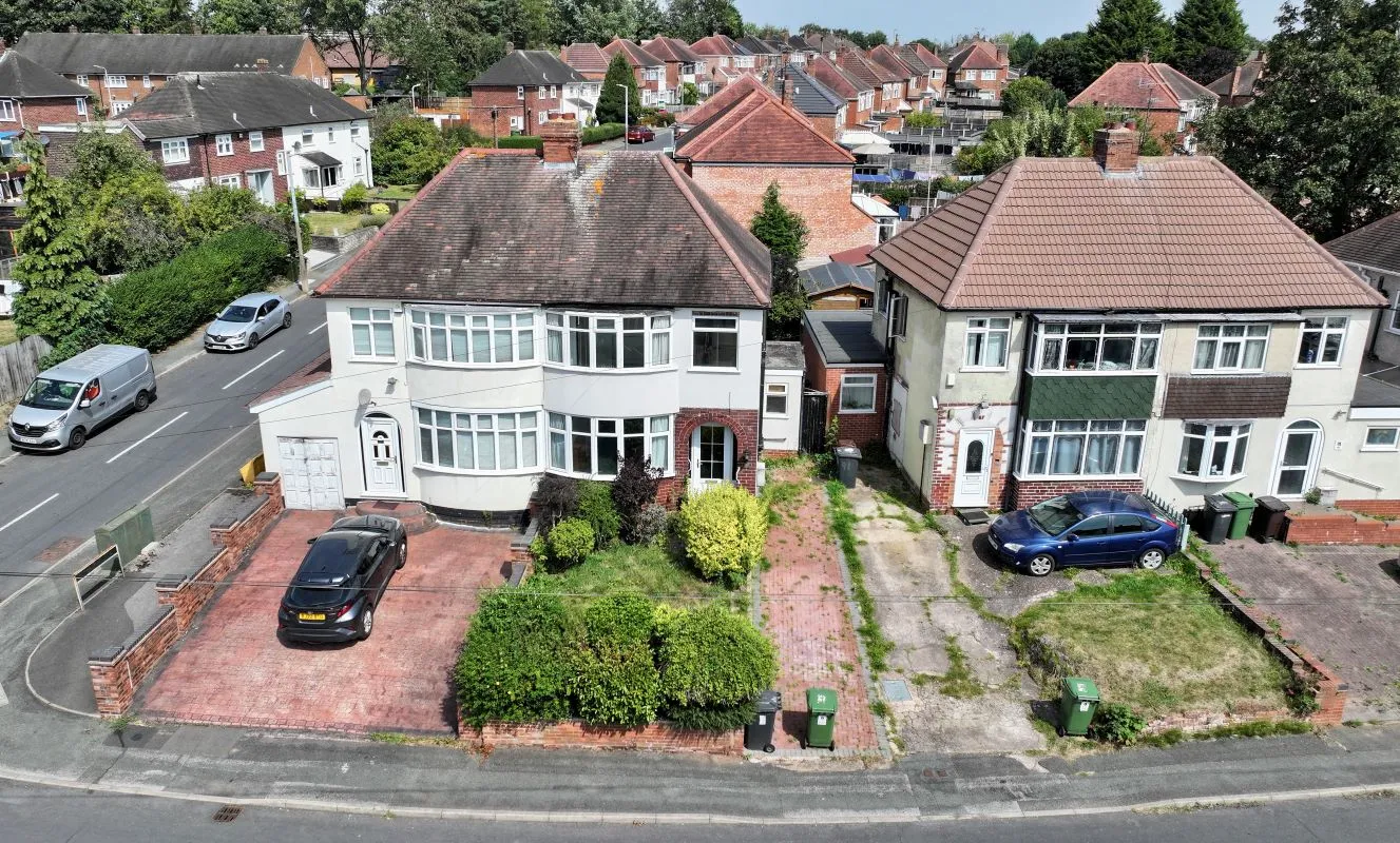3 bedroom semi detached property in Wolverhampton