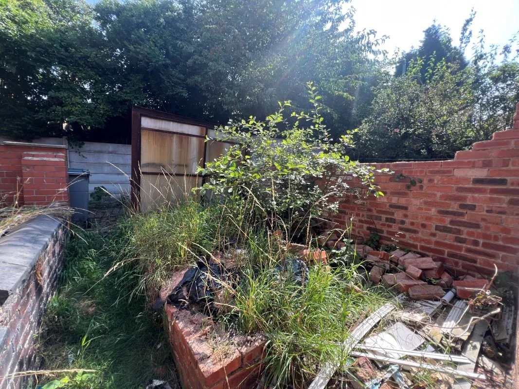 2 bedroom end terraced house in Stoke on Trent