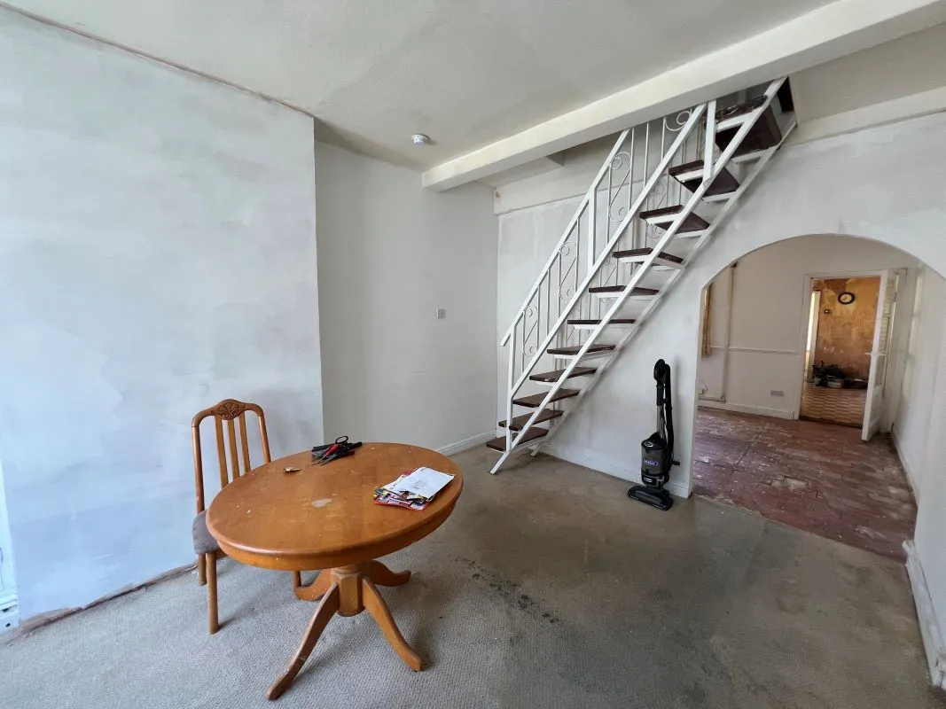 2 bedroom end terraced house in Stoke on Trent