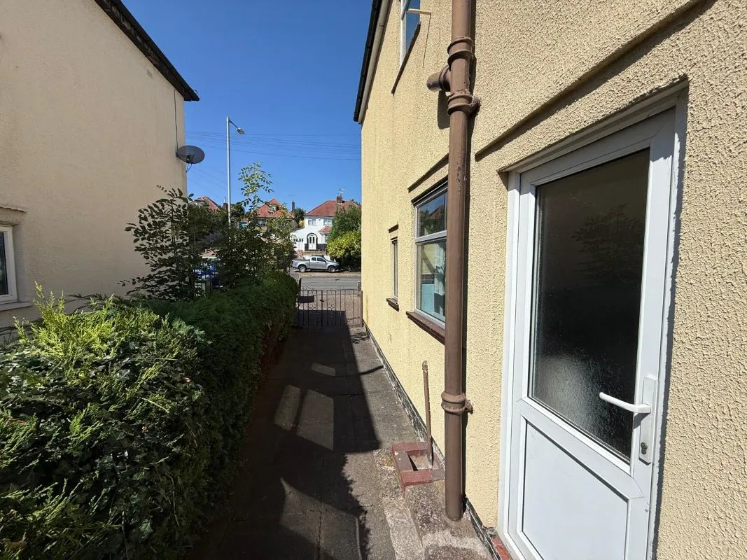3 bedroom semi detached house in Wolverhampton
