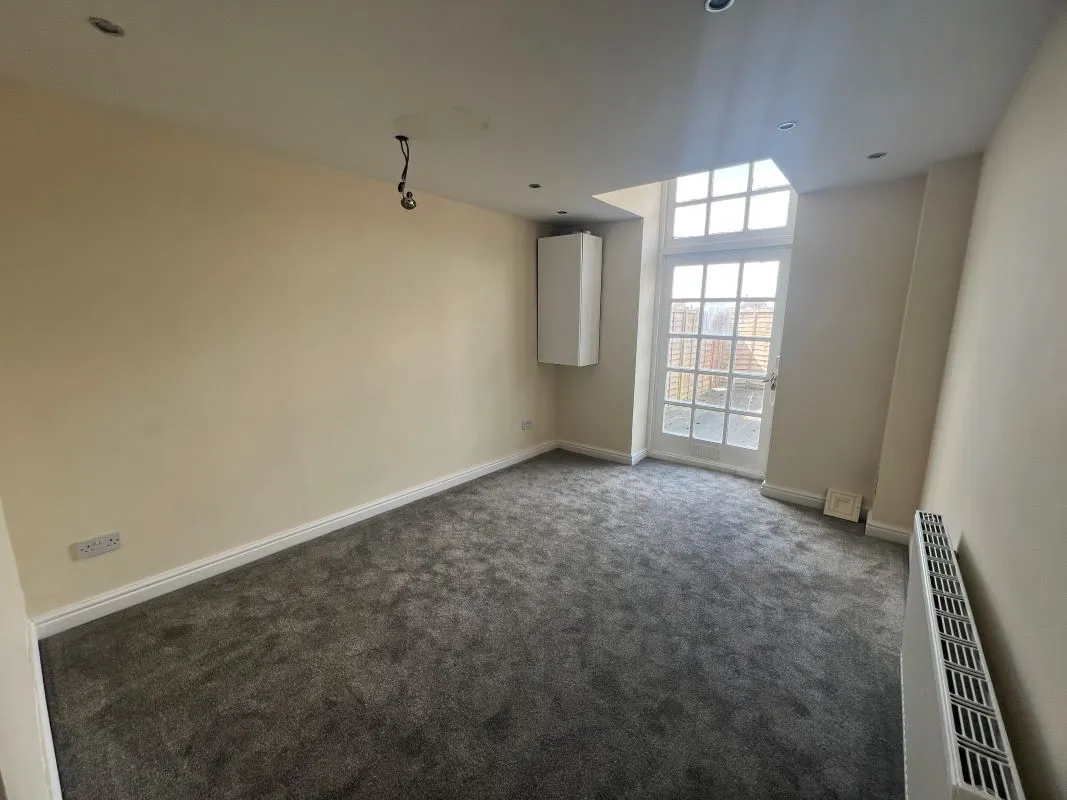 2 bedroom Grade II Listed mid terraced property in Coleshill
