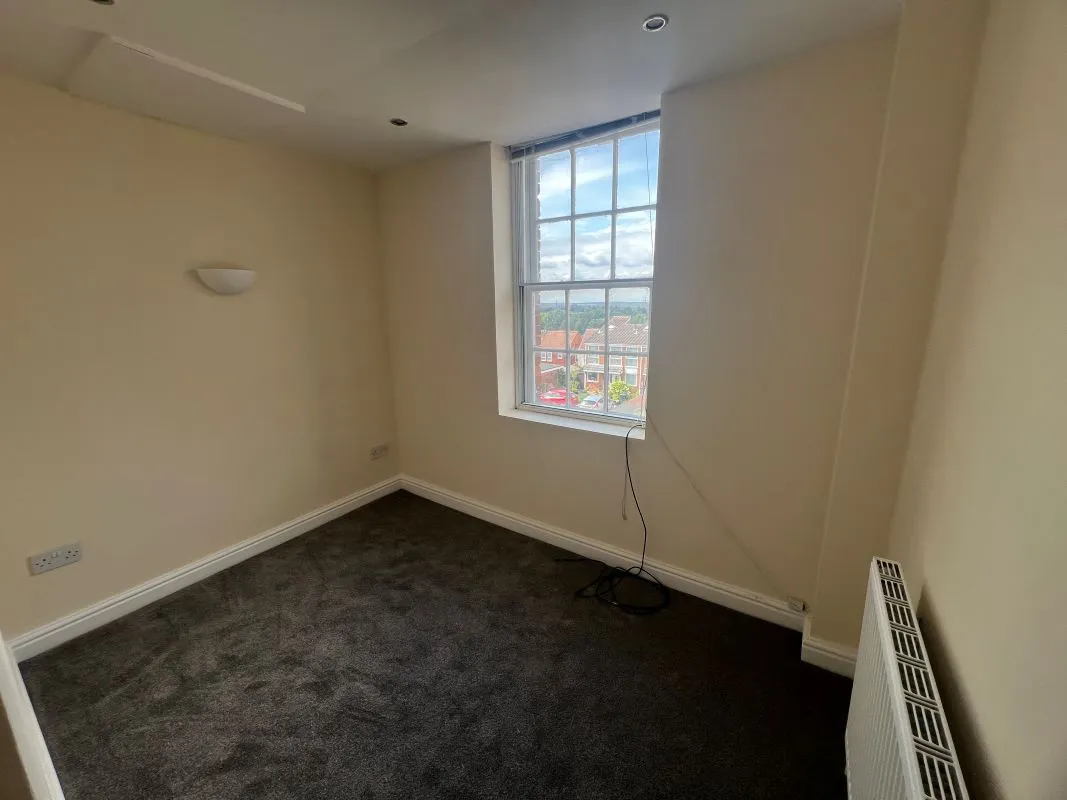 2 bedroom Grade II Listed mid terraced property in Coleshill