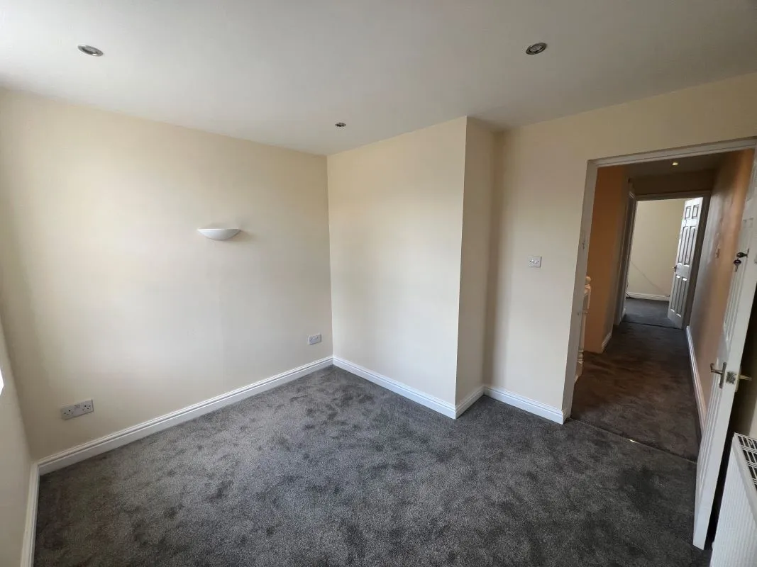 2 bedroom Grade II Listed mid terraced property in Coleshill