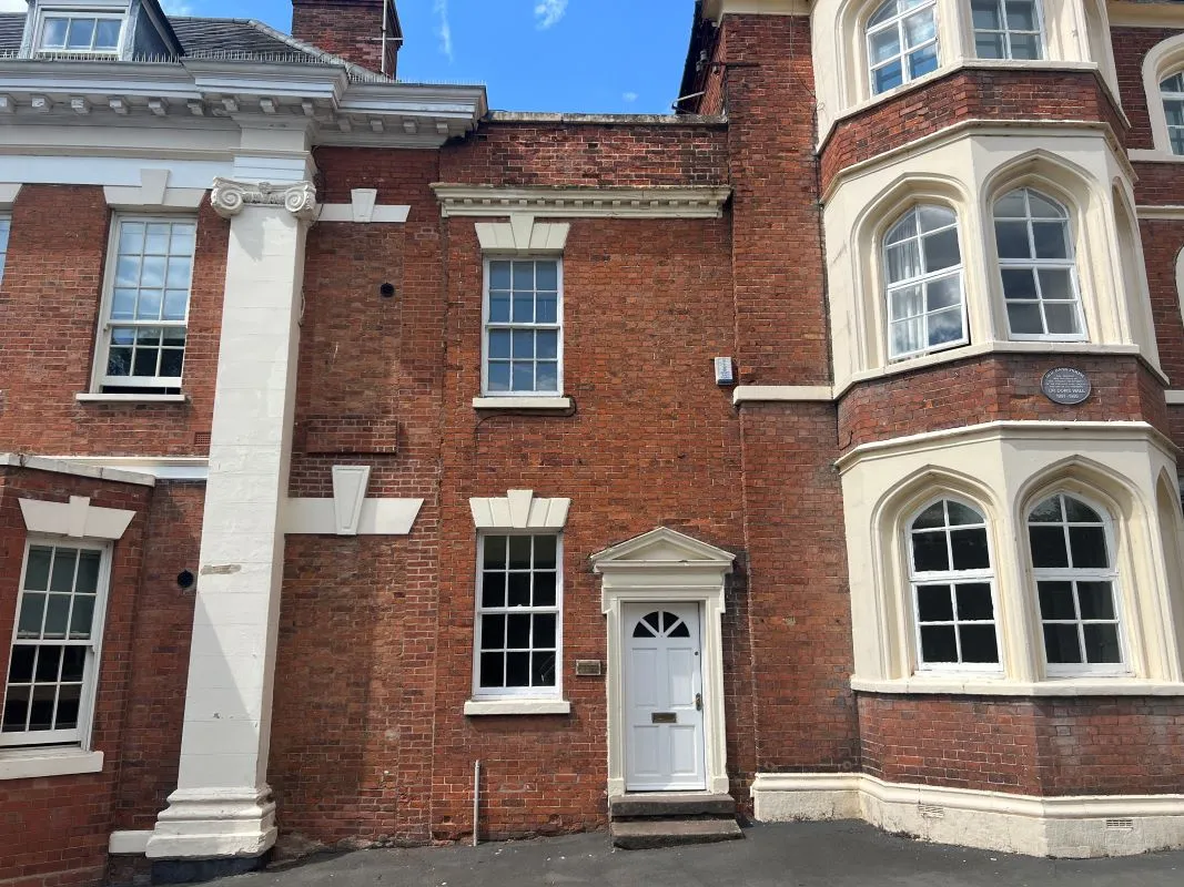 2 bedroom Grade II Listed mid terraced property in Coleshill