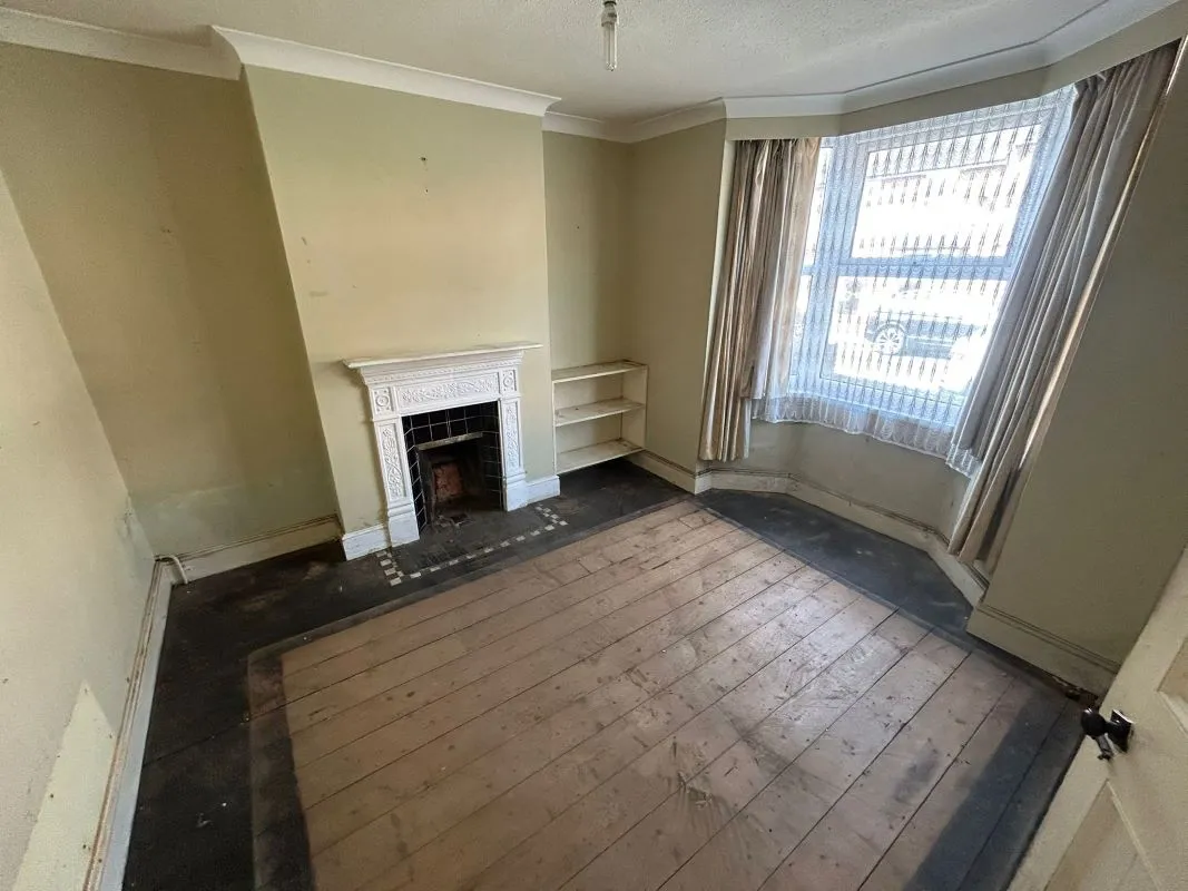 2 Bedroom mid terraced property in Evesham