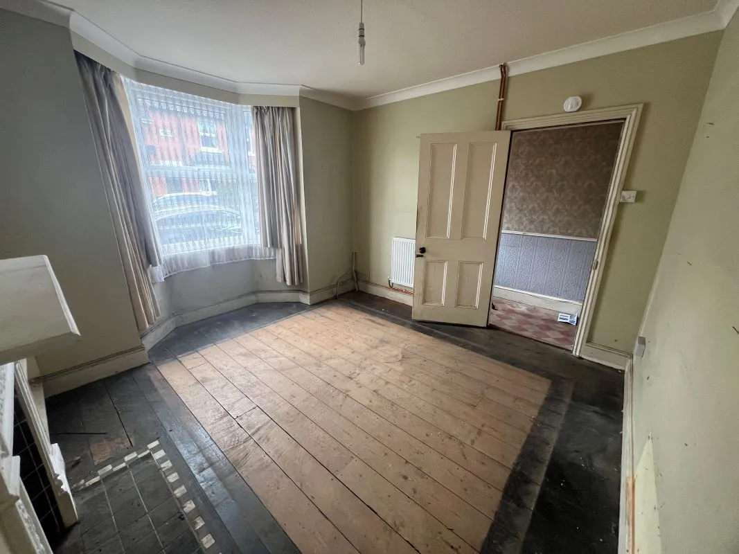 2 Bedroom mid terraced property in Evesham