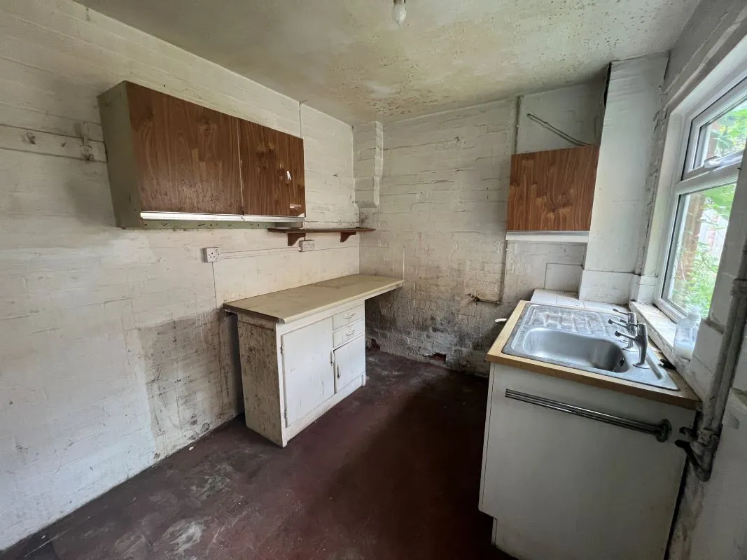 2 Bedroom mid terraced property in Evesham