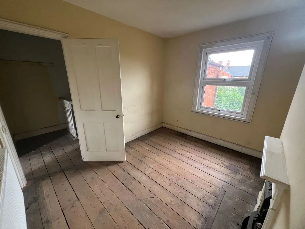 2 Bedroom mid terraced property in Evesham