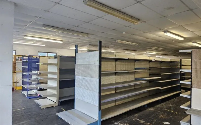 Freehold retail/warehouse premises with parking in Craven Arms, Shropshire