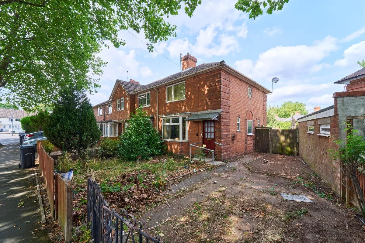 3 bedroom end terraced property in Birmingham
