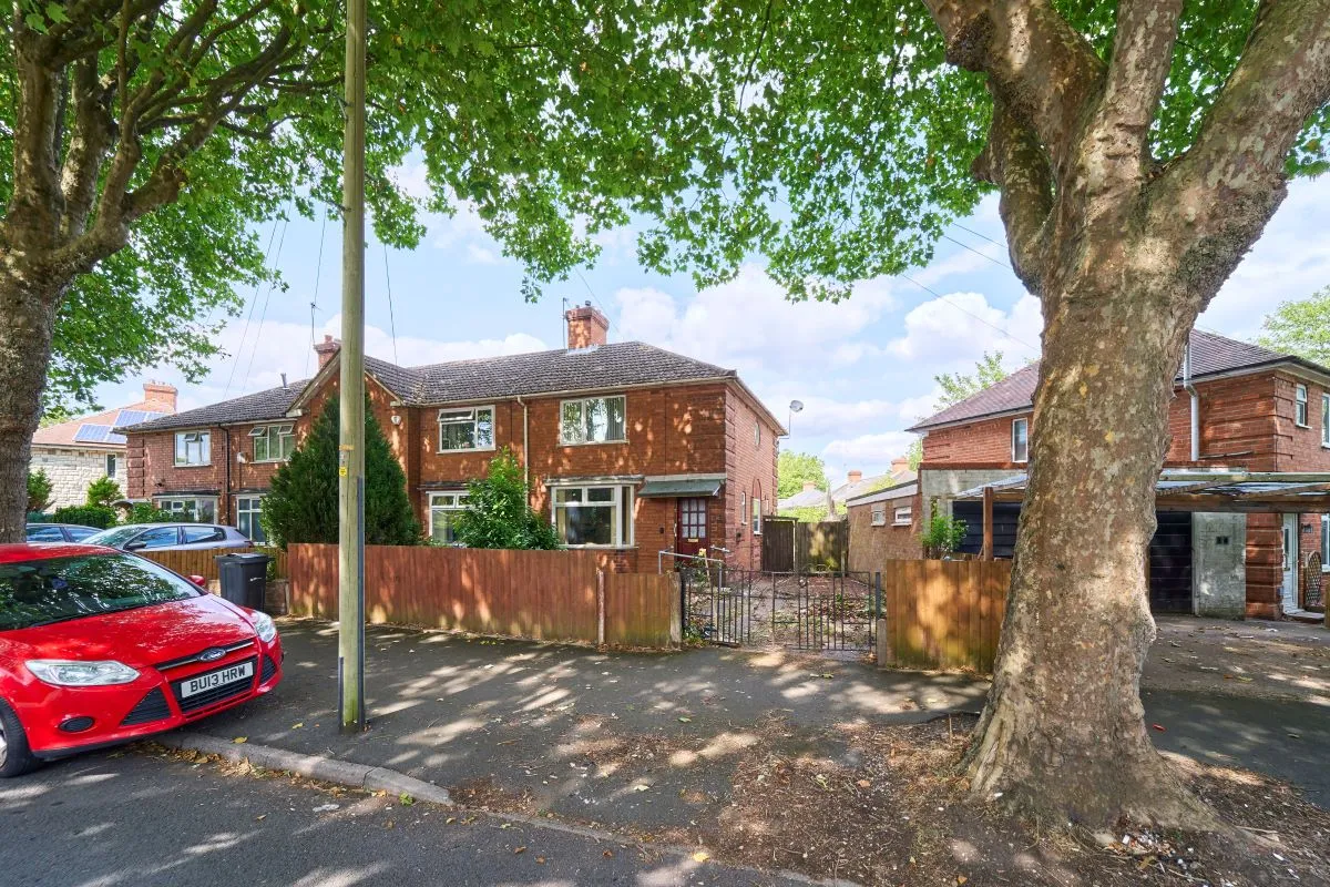 3 bedroom end terraced property in Birmingham