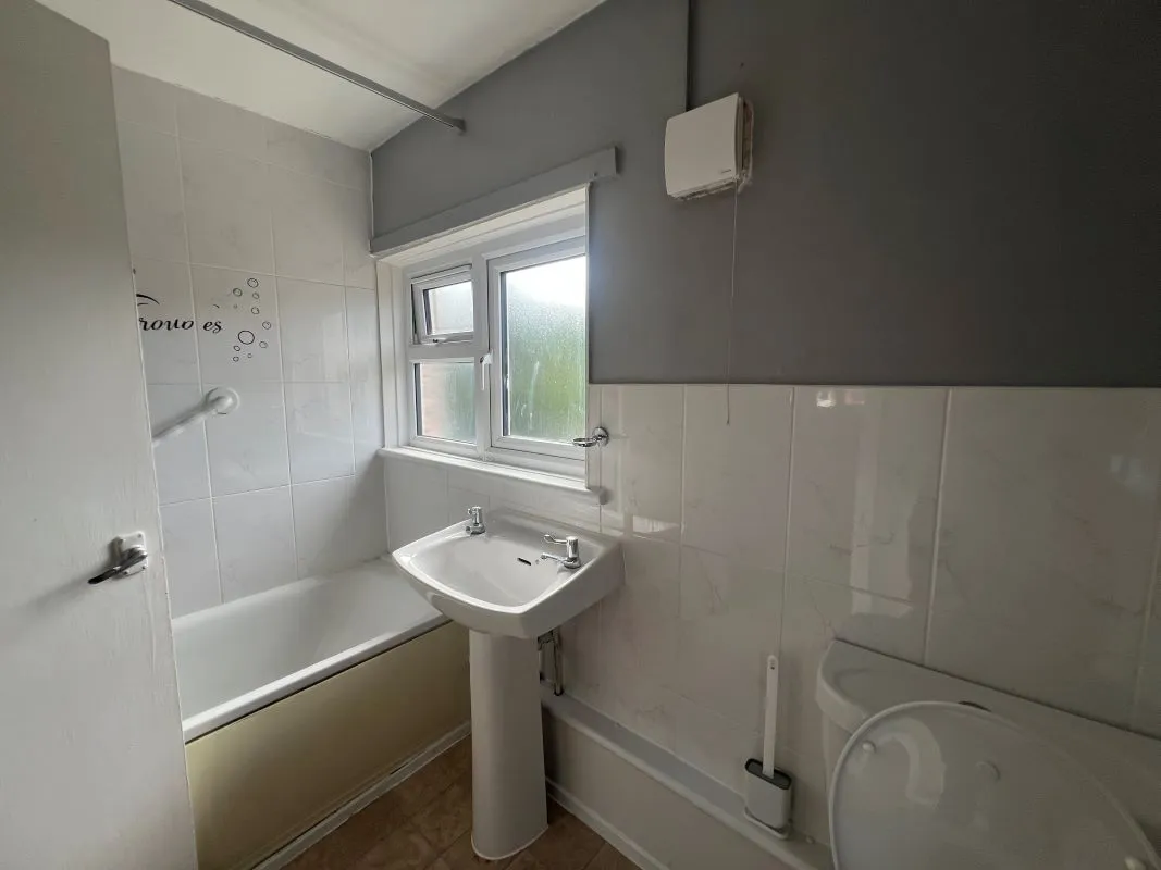 3 bedroom semi detached property in Dawley, Telford.