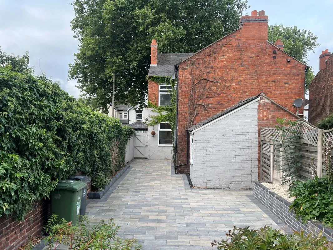 3 bedroom semi detached house in Bloxwich, Walsall