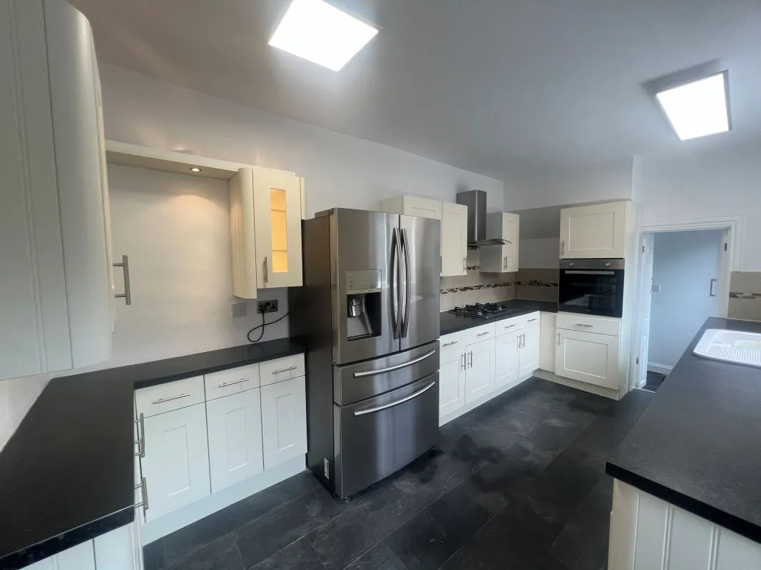 3 bedroom semi detached house in Bloxwich, Walsall