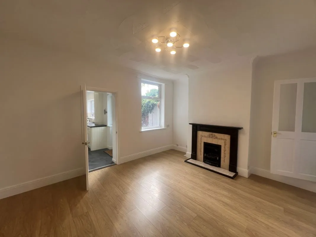 3 bedroom semi detached house in Bloxwich, Walsall