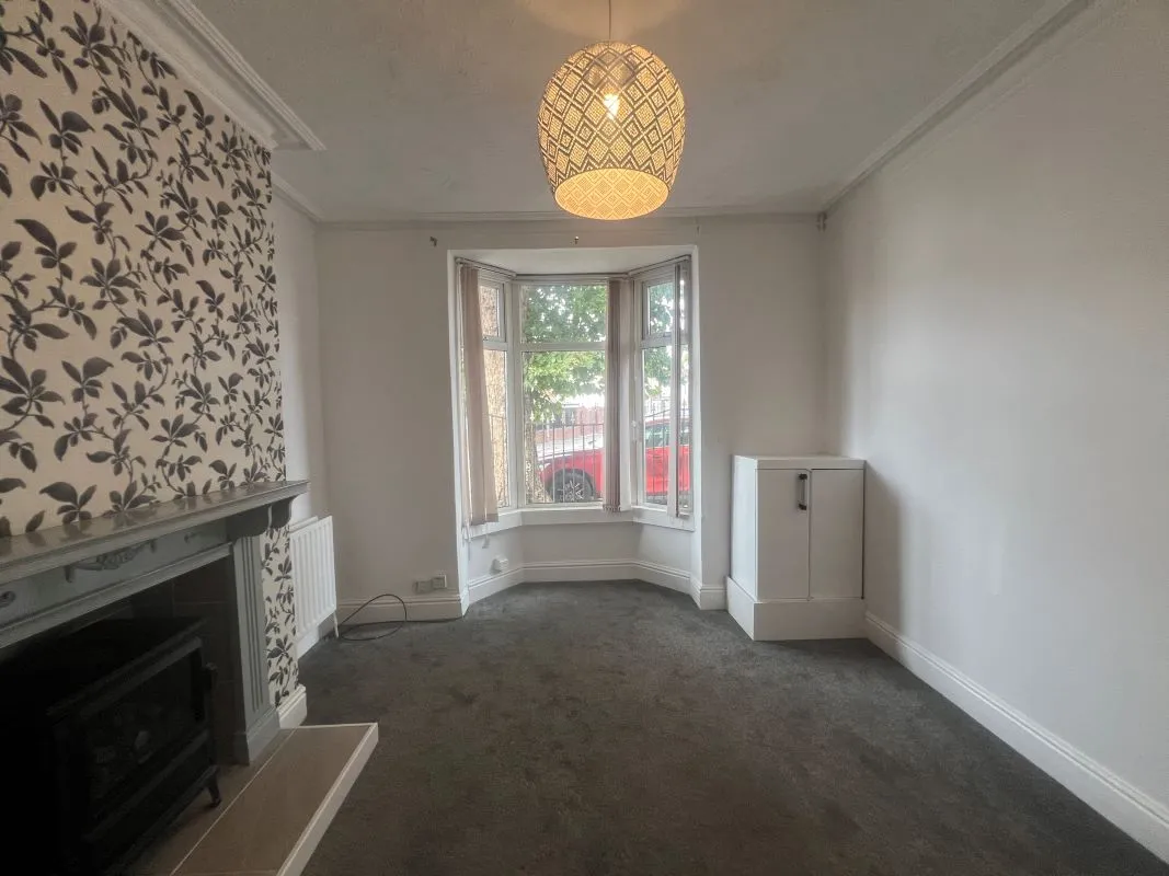 3 bedroom semi detached house in Bloxwich, Walsall