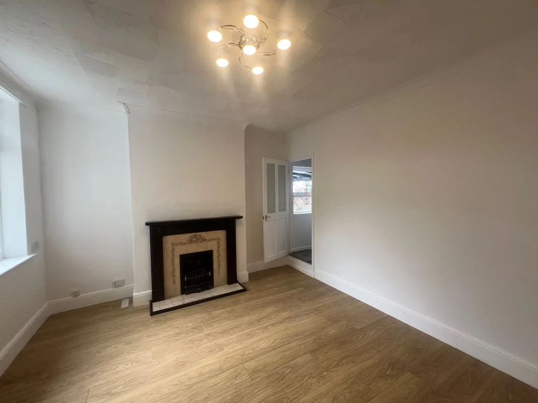 3 bedroom semi detached house in Bloxwich, Walsall