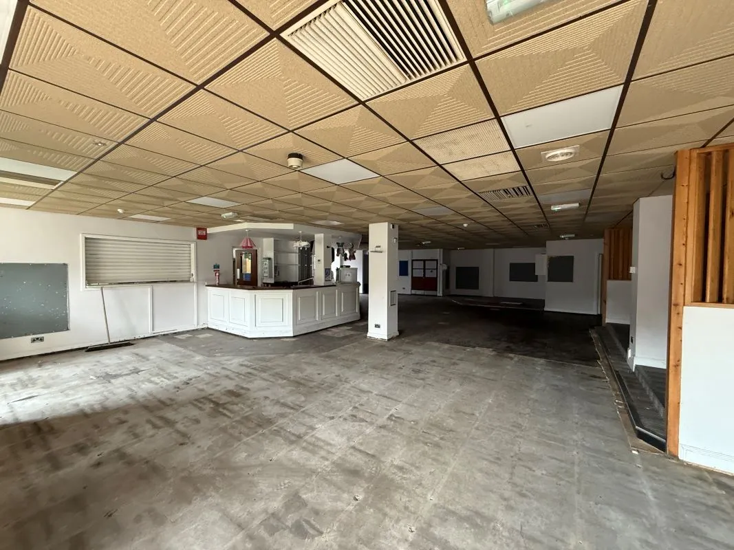 Three storey commercial building in Coventry