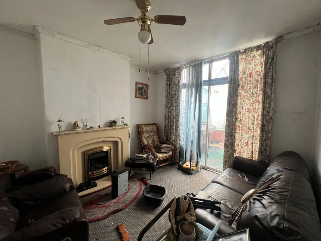 3 bedroom semi detached house in Walsall
