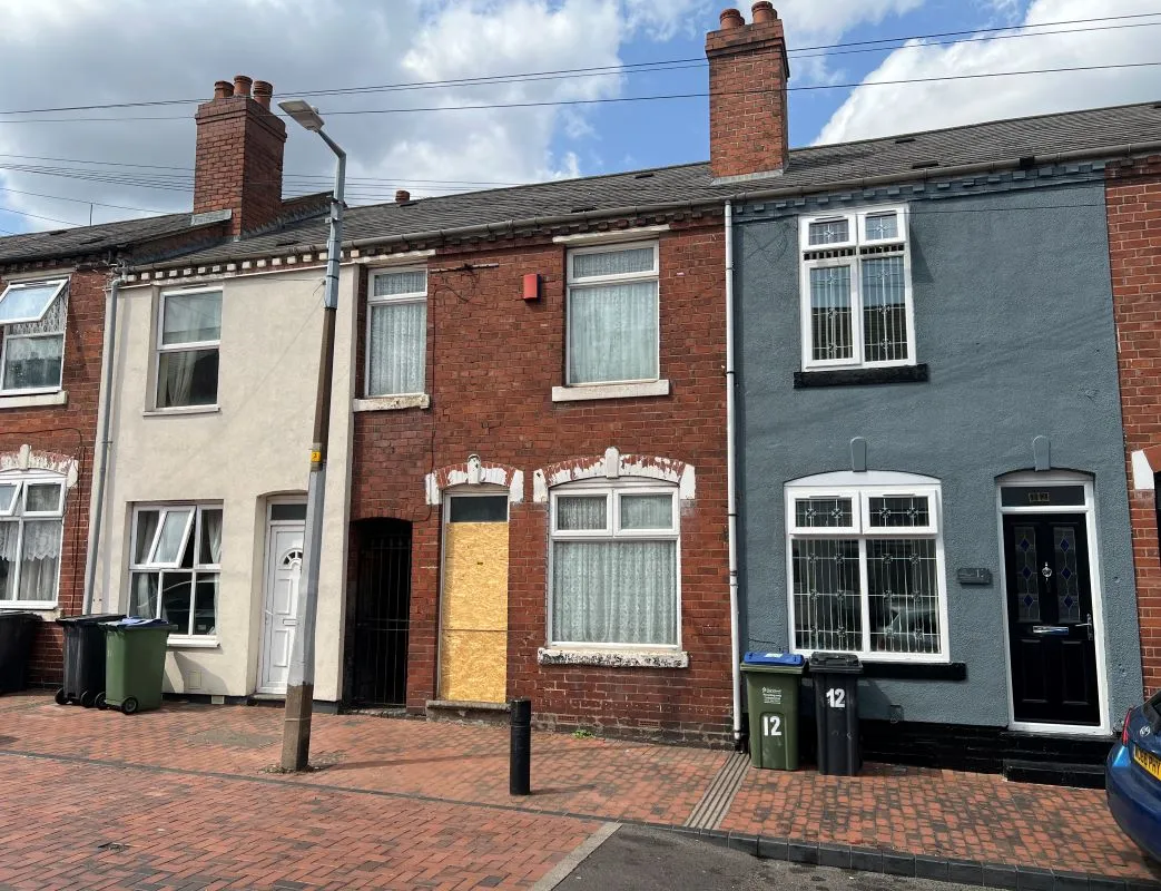 3 bedroom mid terraced property in Tipton