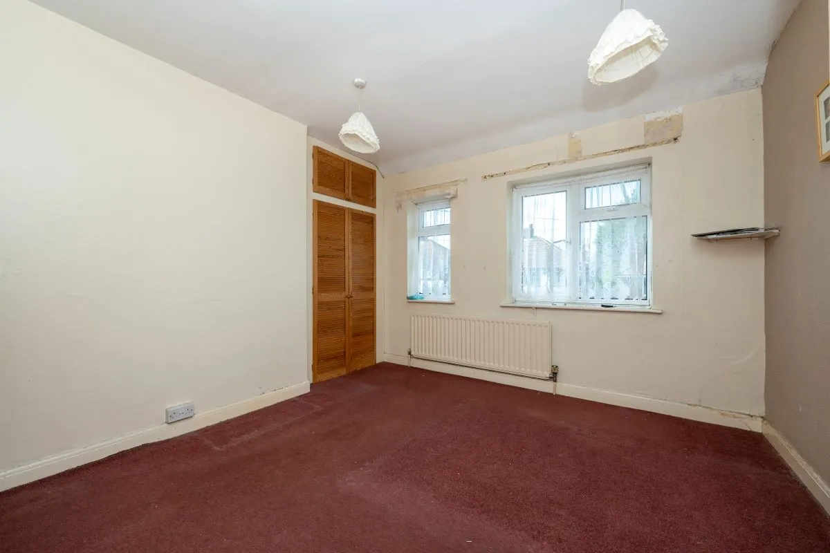 3 bedroom semi detached property in Oldbury