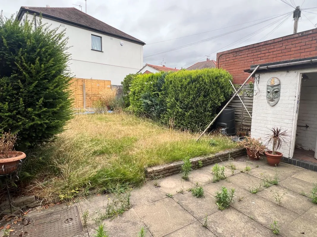 3 bedroom semi detached house in Nuneaton