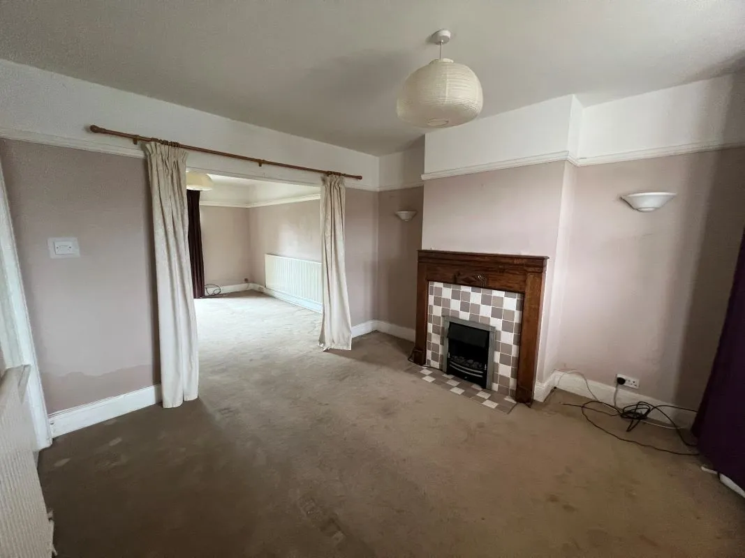 3 bedroom semi detached house in Nuneaton