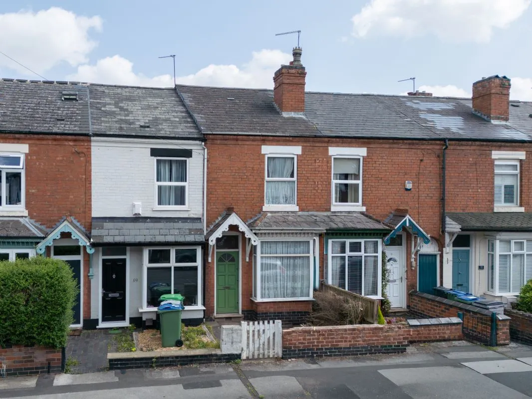 2 bedroom mid terraced property in Bearwood