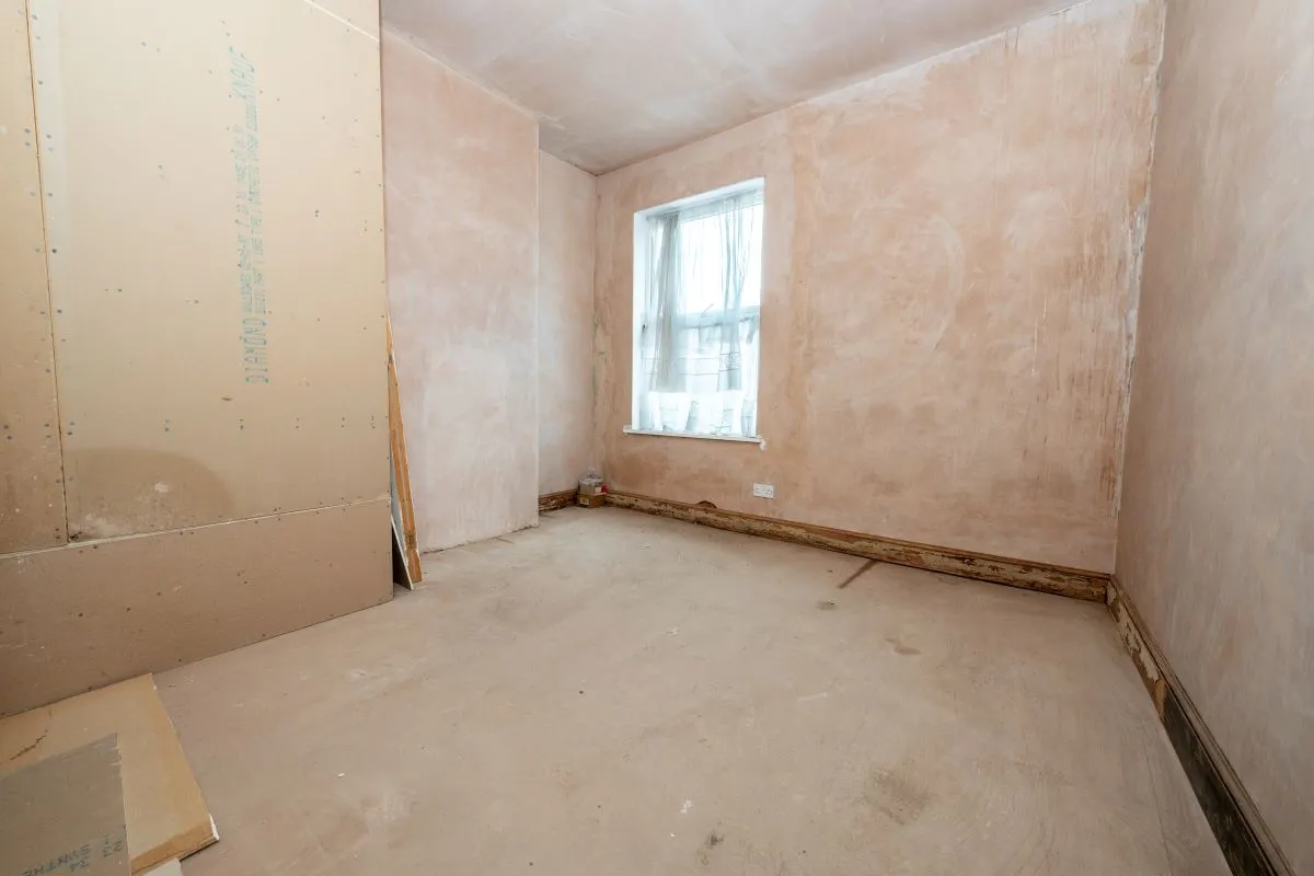 2 bedroom mid terraced property in Bearwood