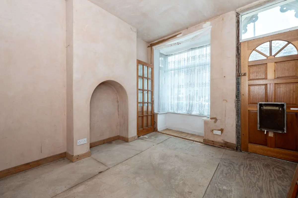 2 bedroom mid terraced property in Bearwood