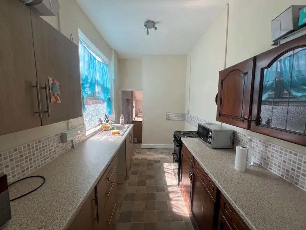 2 bedroom mid terraced house in Stoke on Trent