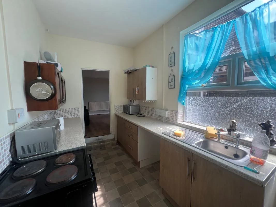 2 bedroom mid terraced house in Stoke on Trent