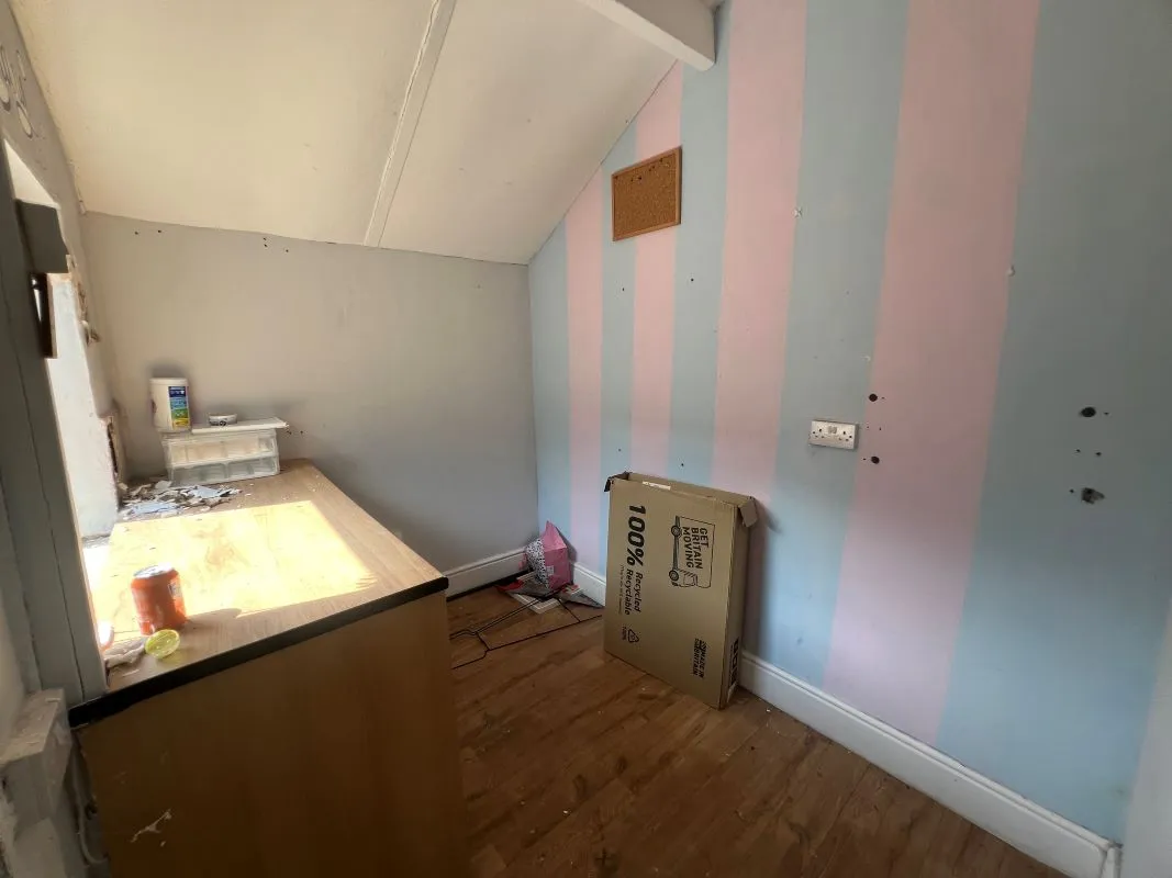 2 bedroom mid terraced house in Stoke on Trent
