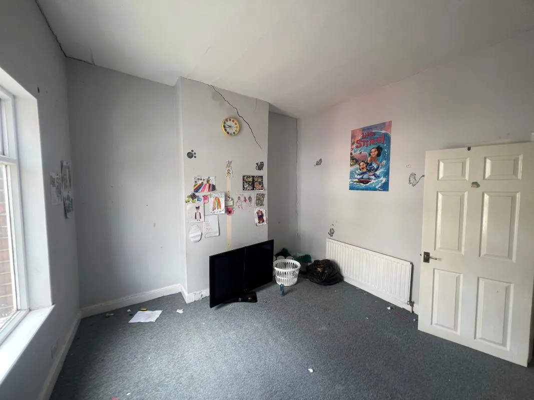2 bedroom mid terraced house in Stoke on Trent
