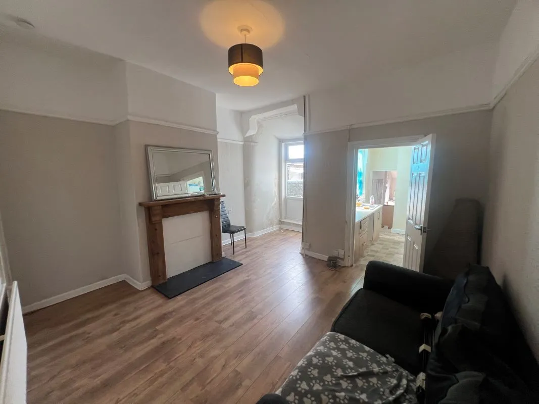 2 bedroom mid terraced house in Stoke on Trent